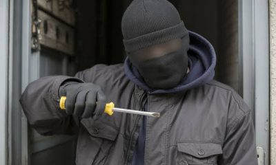 Ληστεία με απειλή κατσαβιδιού σε φαρμακείο στο Ηράκλειο! Ο άγνωστος φέρεται να άρπαξε περίπου 300 ευρώ και διέφυγε πεζός. Σε εξέλιξη οι έρευνες της Αστυνομίας για τον εντοπισμό του. Αντιγραφή Social AI