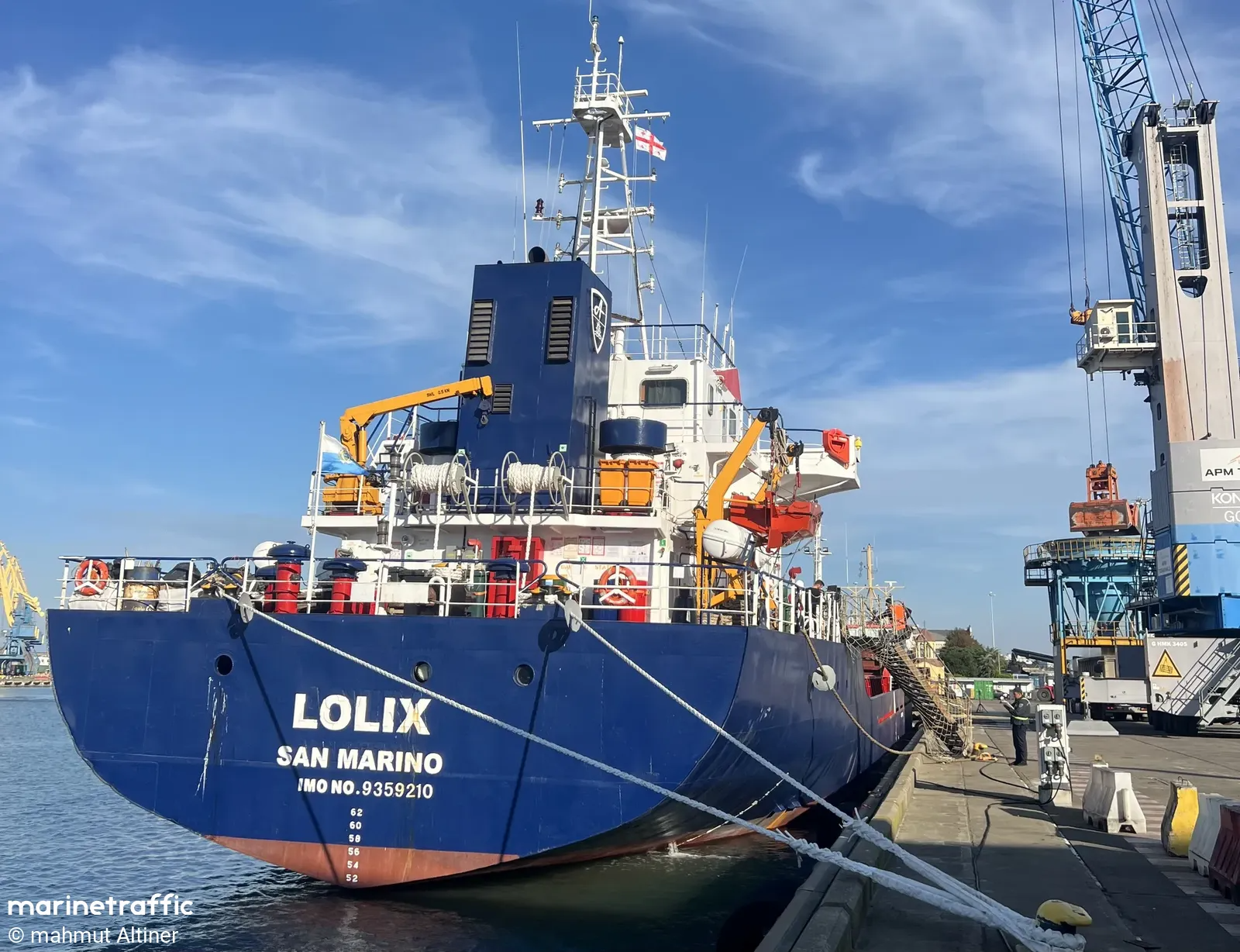 LOLIX (IMO: 9359210)